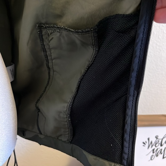 Dutch Bros jacket - Picture 11 of 14